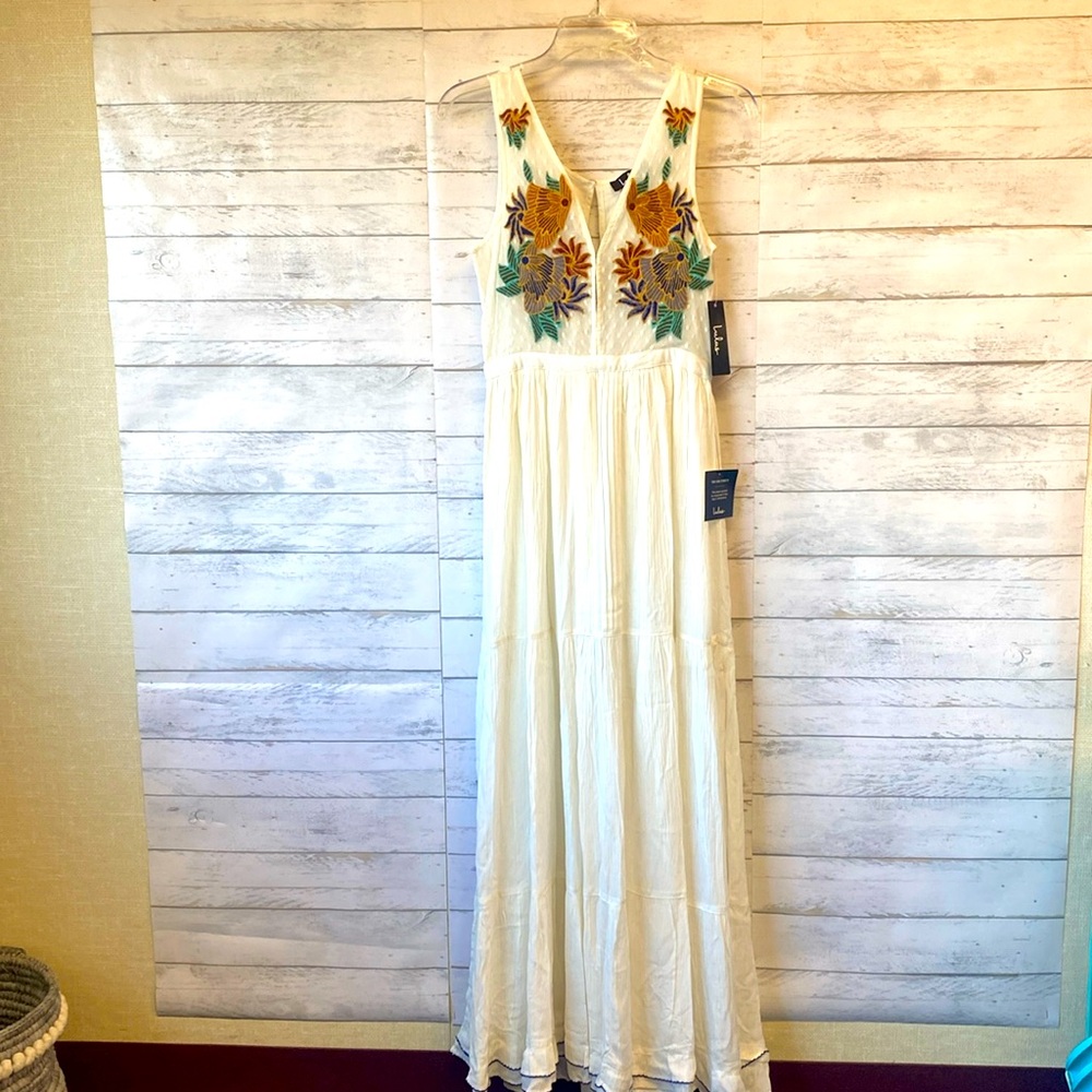 Lulus NWT Maxi Embroidered Summer Dress off white size XS